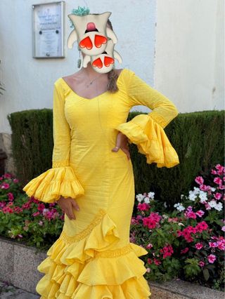 Vestido Flamenco Rojo talla 46 y traje amarillo 38