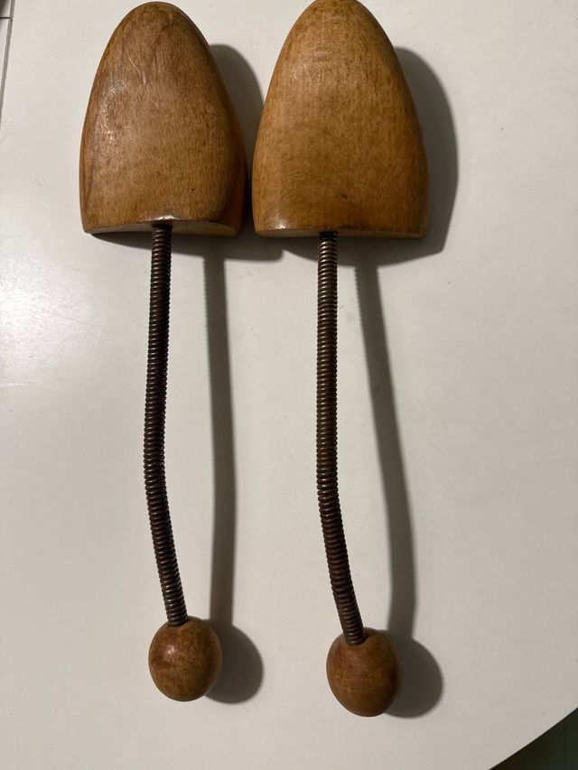 Grandi fermagli da scarpe in legno, molto vecchi