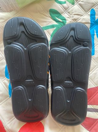 Zapatillas masaje negras-naranja T44 NUEVAS