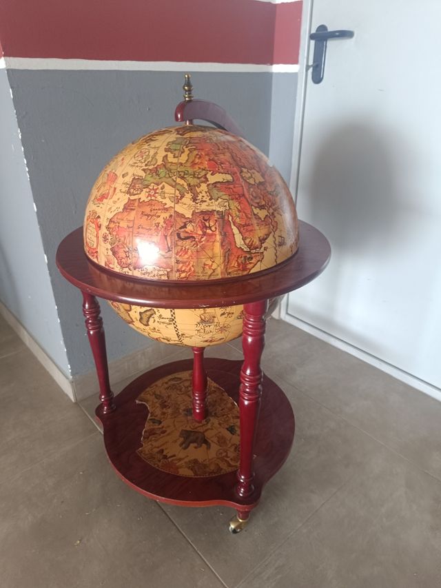 Tavolo da bar Globe in legno