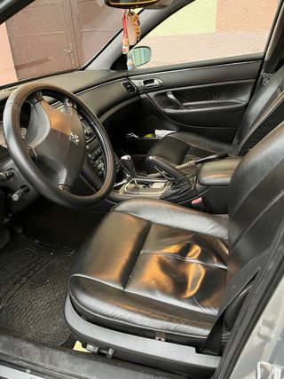 Peugeot 607 2001