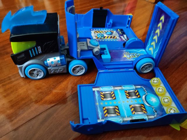 Camión de Juguete Azul