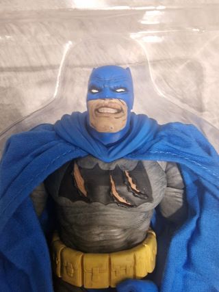 Figura Mafex Batman The Dark Knight Returns