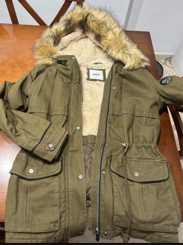 Parka Pinkie verde militar con capucha forrada