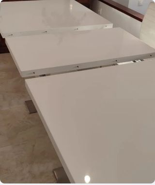 Mesa de comedor blanca lacada brillo