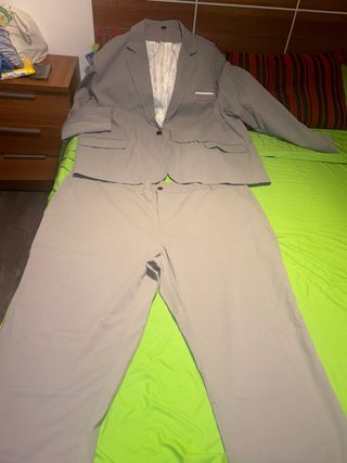 Traje de hombre gris