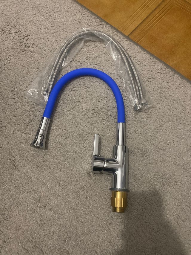 Grifo de cocina flexible azul y plateado