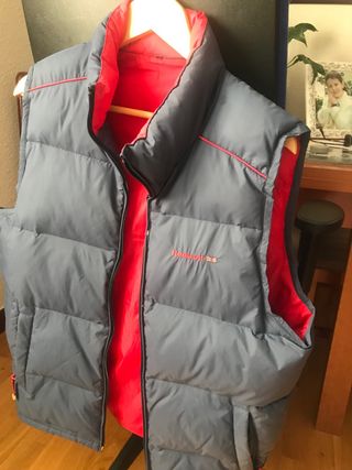 Chaleco plumífero Reebok gris