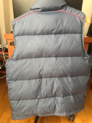 Chaleco plumífero Reebok gris