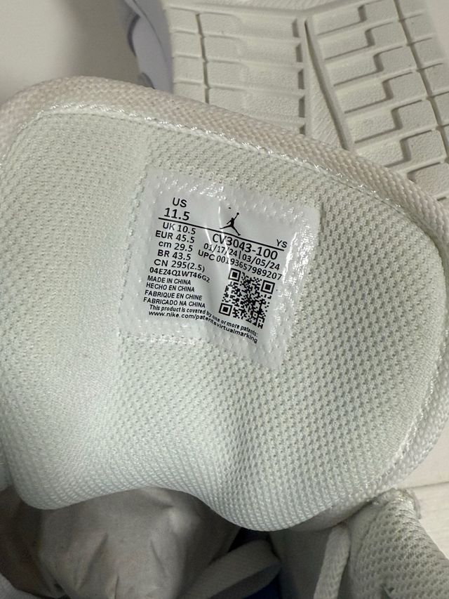 Air Jordan 1 Low Paris Grises y Blancas