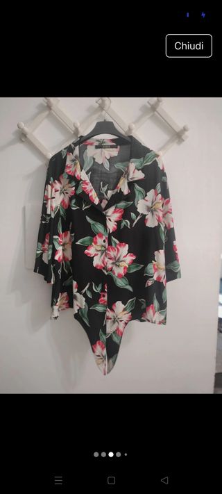 Blusa Guess floreale nera