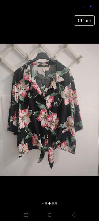 Blusa Guess floreale nera