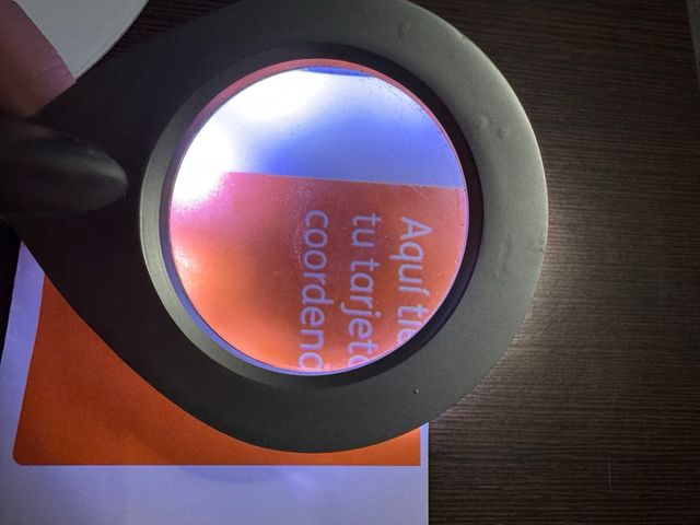 Lente d'ingrandimento con luce LED e custodia