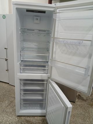 Nevera Combi Grundig 185cm