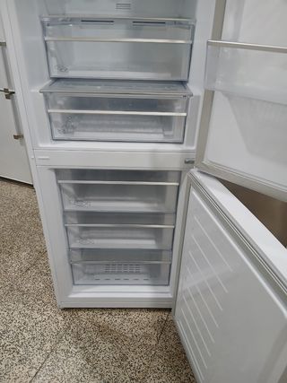 Nevera Combi Grundig 185cm
