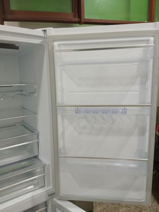 Nevera Combi Grundig 185cm
