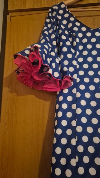 Vestido de flamenca azul con lunares