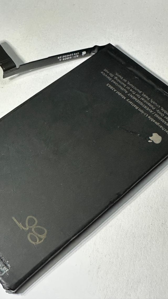 Batería iPhone 14 - 85%. Original Apple 