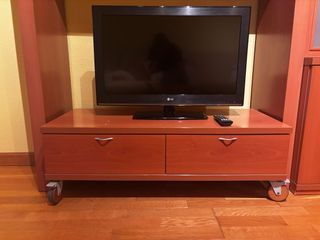 Mueble TV con ruedas