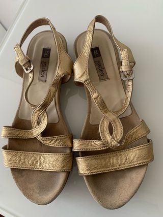 Sandalias Gadea Doradas Talla 38