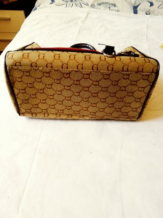 Borsa Guess bauletto beige e marrone