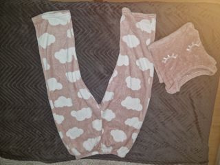 Pijama polar señora nubes y ojos