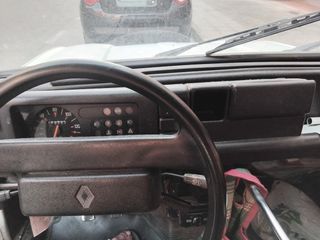 Renault r4 1985