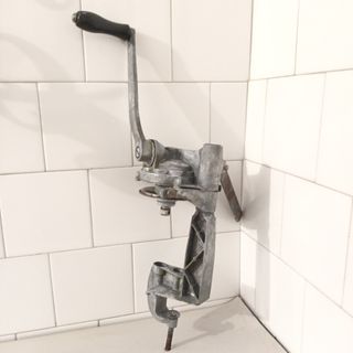 Selladora de latas aluminio años 50