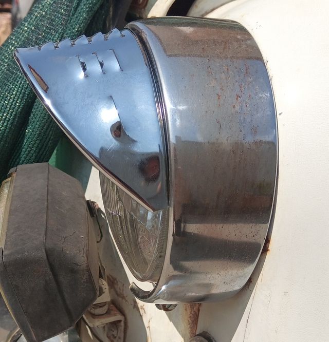 Pestañas Seat 600 Louvre Cromadas