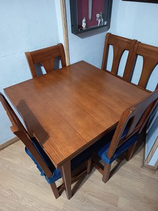 Conjunto mesa comedor y 5 sillas madera