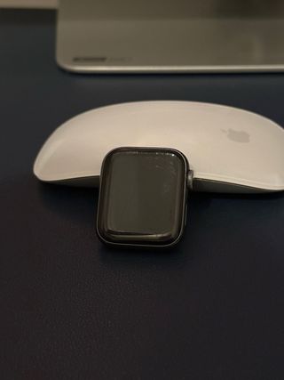 Apple Watch Series 5 40mm Space Gray más correa