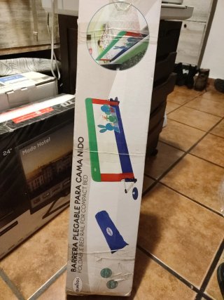 Cuna de viaje y barrera plegable para cama