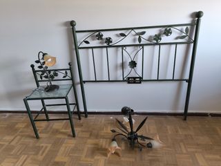 Cabecero, mesilla y lámparas de dormitorio