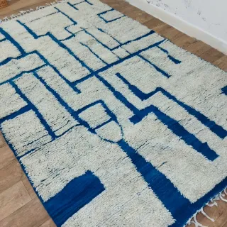 Grande tappeto berbero in lana naturale