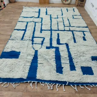 Grande tappeto berbero in lana naturale