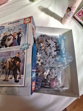 Puzzles de Gabby y Frozen. Lote de 2 + colores 10€