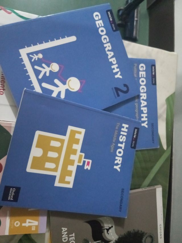 Inicia Geography and History 2.º ESO. History M...