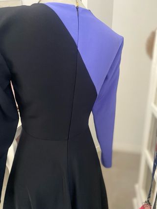 Vestido de fiesta negro y morado