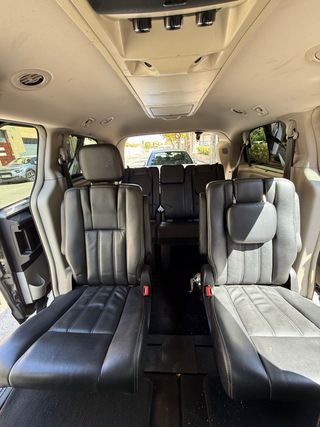 Lancia Voyager 2012