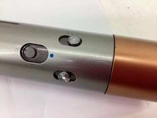 secador pelo dyson hs05
