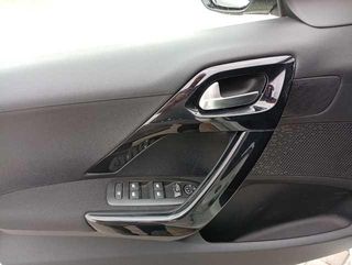 Peugeot 208 PureTech 110 SANDS Allure EAT6 81 kW (110 CV)