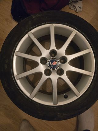 Llanta R16 Saab 93