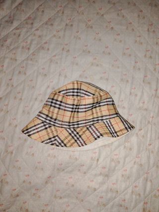 Gorro Burberry Beige