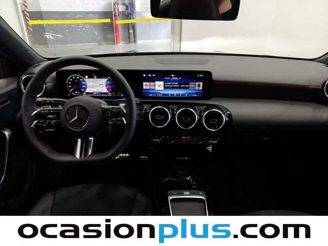 Mercedes-Benz Clase A 180 100 kW (136 CV)