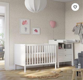 Cama cuna de bebé blanca y colchón