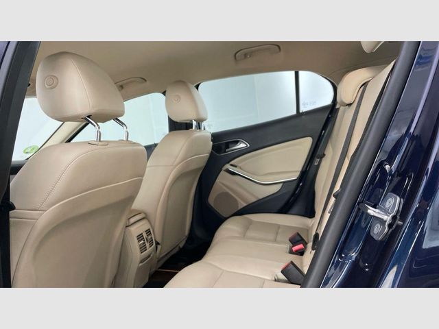 Mercedes Benz GLA 200 d