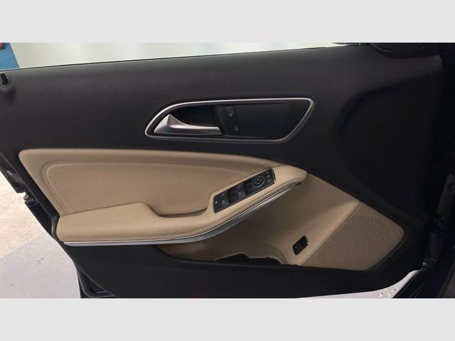 Mercedes Benz GLA 200 d