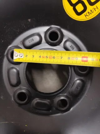 Rueda de galleta 125/85 R16 99M con gato y llave19