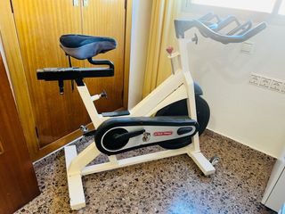 Bicicleta Estática de Gymnasio Star Trac