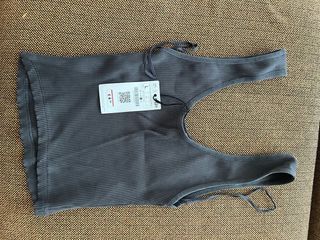 Camiseta tirantes Stradivarius gris talla L